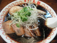「特製ブラックラーメン」@醤油らーめん きび太郎の写真