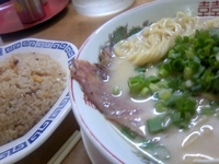 「ラーメン焼飯セット （博多ラーメン） 800円」@天龍 新大阪店の写真