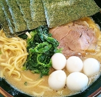 「ラーメン650円ｶﾀﾒうずら5個100円海苔3枚50円ﾗｲｽ」@壱成家 松戸五香店の写真