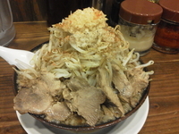 「アメ横家郎ラーメン（ニンニク、かため）￥700」@濃厚とんこつラーメン アメ横家の写真