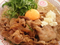 「豚玉ラーメン（７００円）＋ライス（無料）」@みんなのラーメン ブタドラゴンの写真