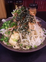 「油そば ニンニクトウガラシ ７５０円」@らぁめん 元気の源 神奈川新町店の写真