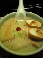 「塩らーめん￥800＋味玉￥100」@らーめん 山頭火 日本橋店の写真