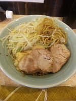 「焼きラーメン小豚　ヤサイアブラ後からさらにヤサイ【800円】」@肉汁らーめん 公 kimiの写真