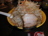 「巌流島ら～麺（７５０円）大盛り（０円）野菜・ニンニク」@麺屋武蔵 巌虎の写真
