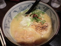 「濃厚鶏そば￥７００＋替玉細￥１００」@ブラウンの写真