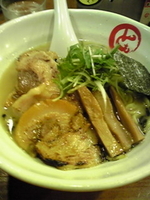 「炙りほほ肉チャーシュー麺¥900」@麺や まるとも 浅草橋店の写真