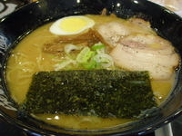 「嵐げんこつらぁめん（620円）＋グラスビール（0円）」@らあめん花月嵐 西蒲田店の写真