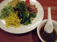 「具沢山の冷やし刀削麺」@四川料理 京華樓 本館の写真