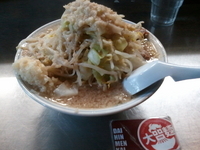 「塩らーめん(６００円)野菜多目、ニンニク、油多目、味少し濃目」@らーめん大 蒲田店の写真