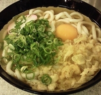 「月見ちらしうどん（380円）」@浪花そばの写真