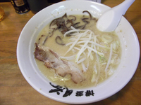 「とんこつラーメン+替え玉(780円)」@博多 とんこつ風洛 鳩ヶ谷店の写真