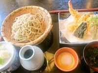 「天ざる蕎麦（天然海老使用）（１５８０円）」@胡桃亭の写真