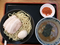 「辛つけ中 肉増し 味玉」@つけめん・らあめん 福は内の写真