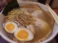 「中華麺【700円】チャーシュー【200円】味玉【50円】」@めん 和正の写真