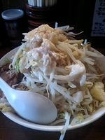 「ラーメン ￥680　全マシ」@ラーメンアキラの写真