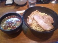 「黒濃厚つけそば＋つくね」@はりけんラーメンの写真