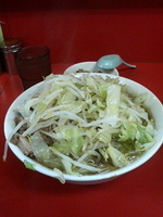 「小ラｰメン＋崩し豚（カレー味）」@ラーメン二郎 茨城守谷店の写真