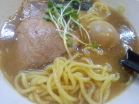 「やまらぁ＋味玉」@麺 やまらぁの写真