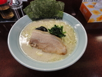 「ラーメン　塩（650円）＋中盛（100円）」@横浜ラーメン 壱鉄家の写真