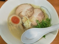 「塩らぁめん」@爆じゅう餃子 餃点の写真