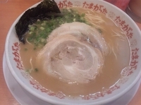 「ラーメン(堅め)￥650＋替え玉￥100＋サービスライス」@九州大分らぁめん たまがった 神奈川新町本店の写真