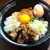 「あぶらめん（並盛）＋味付玉子＋ごはん小（サービス）」@麺家 ぶらいとんの写真