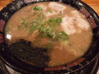 「豚骨ラーメン」@無鉄砲 本店の写真