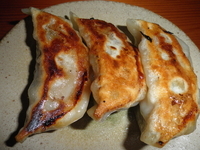 「爆じゅう餃子（三個入り）　２５０円」@爆じゅう餃子 餃点の写真
