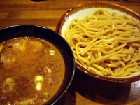 「濃厚つけめん（普通）＋半肉増し、780円＋150円」@馳走麺 狸穴の写真