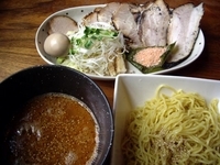 「海老つけ麺盛り合わせ（黒）、1280円」@橙ヤ 本店の写真