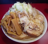 「豚玉メンマラーメン：880円」@用心棒 本号の写真