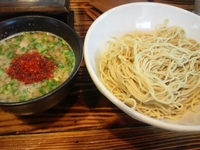 「燻しつけめん＋味玉」@ら～めん煙の写真