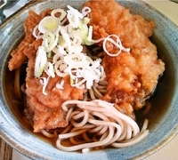 「唐揚げそば(２個入り)440円」@弥生軒 6号店の写真