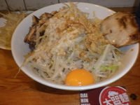 「油そば（７００円）ホグシ豚（１００円）」@らーめん 影武者 外伝の写真