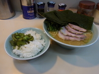 「半熟味玉ラーメン 中 800円 ライス 無料」@らーめん武蔵家 千葉本店の写真