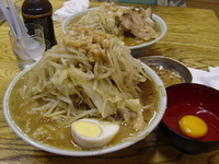 「ラーメン 750円（ヤサイ、アブラ）」@ラーメン富士丸 北浦和店の写真