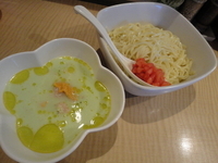 「7月限定ずわいがにと雲丹の枝豆仕立て冷製つけめん（950円）」@菜の写真