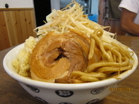 「雷そば・大700円(ニンニク・ヤサイマシ)」@雷 北松戸本店の写真