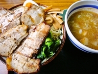 「チャーシューもりそば（950円）＋中盛り＋生ビール」@優勝軒 柏店の写真