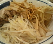 「まぜそばメンマ900円」@麺や 葵 日暮里駅前店の写真