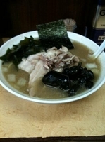 「ラーメン　普通（麺硬め）」@イレブンフーズ  源流の写真