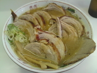 「チャーシュー麺＋豚ましダブル」@肉屋の写真