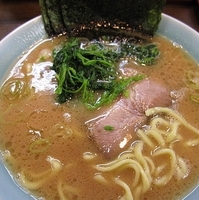 「ラーメン（並）麺硬め…650円」@寿々㐂家の写真