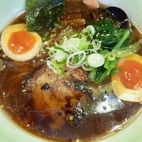 「しょうゆらーめん（半熟味玉トッピング）」@らーめん 兼吉の写真