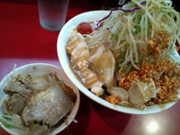 「豚冷やし中華 ヤサイ 辛揚げ ニンニク少し」@千里眼の写真