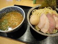 「特製濃厚魚介つけめん（950円）＋中盛り（50円）」@麺屋 一燈の写真