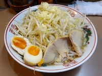 「らーめん（730円）＋味つけ玉子（100円）野菜多めニンニク」@ら〜めん ぽっぽっ屋 本店の写真