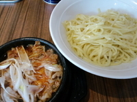 「【8月限定】石鍋韓国風つけ麺（中盛270g）750円」@中華そば 伝堂の写真