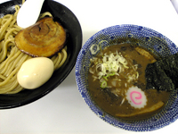 「つけ麺+半熟味玉+大判炙り焼きチャーシュー」@中華蕎麦 とみ田 日本のおいしいもの展の写真